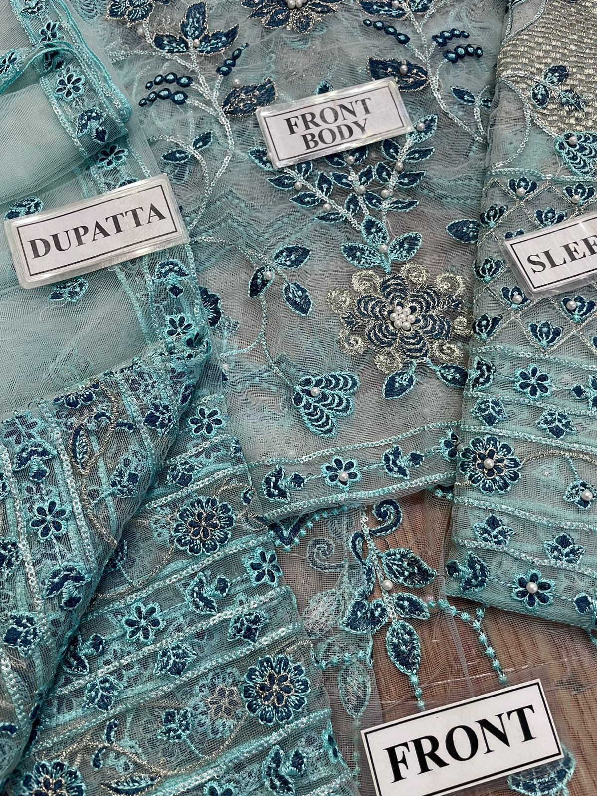 Akbar Aslam Net Maxi-Aarasta