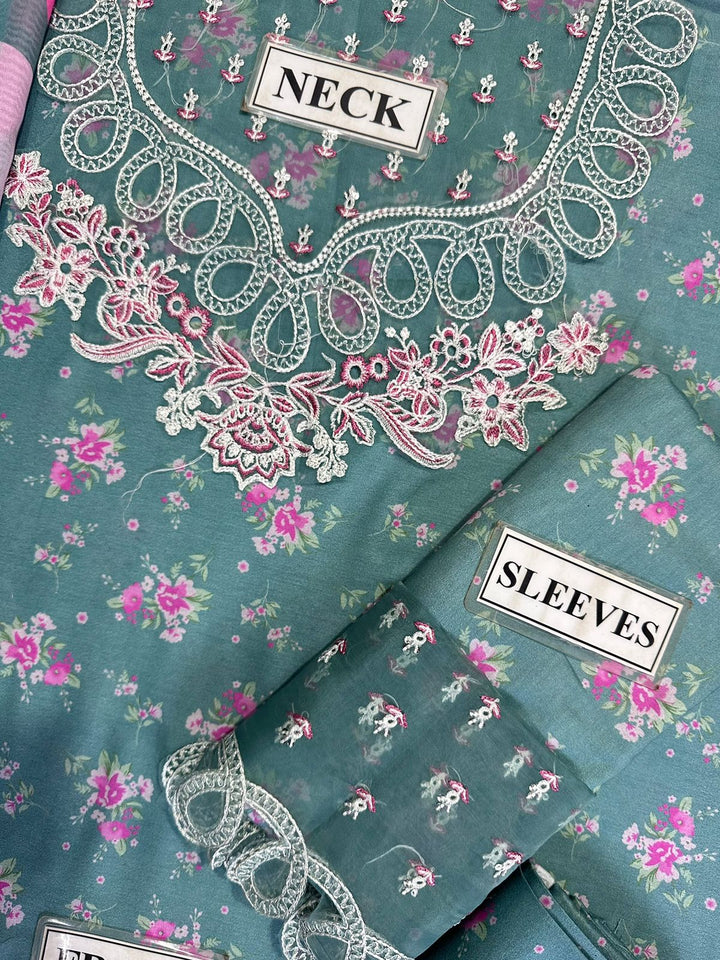 Afrozeh Lawn Suit-Aarasta