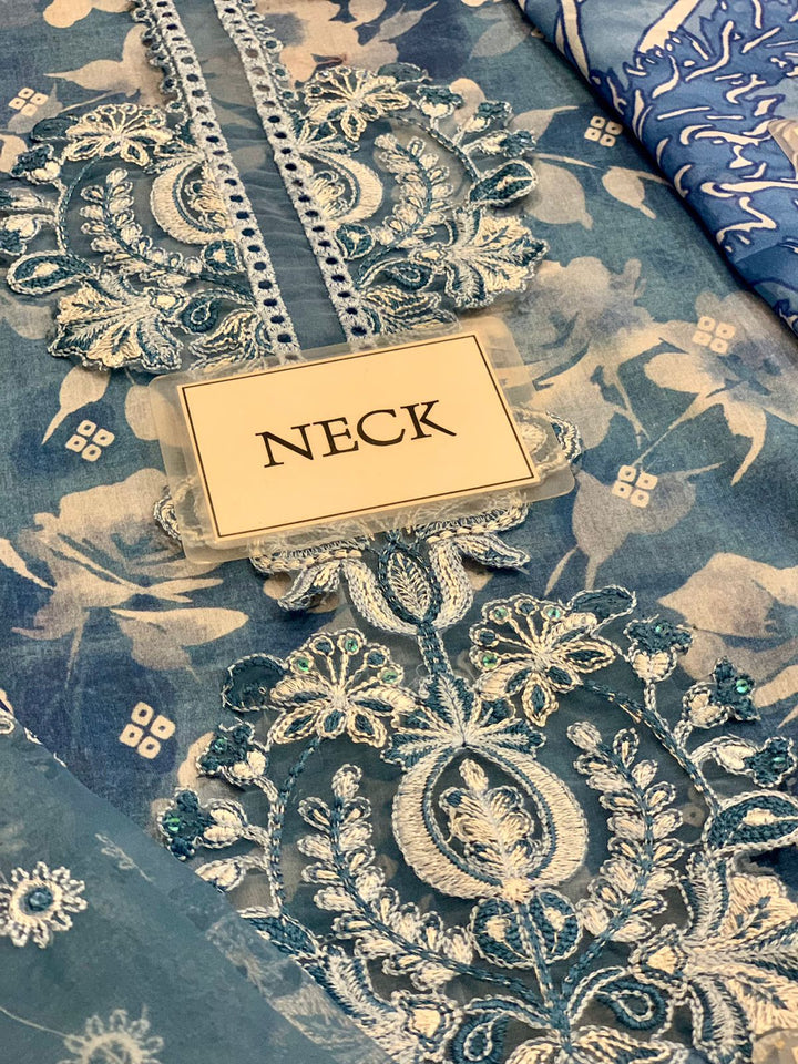 Afrozeh Lawn Suit-Aarasta