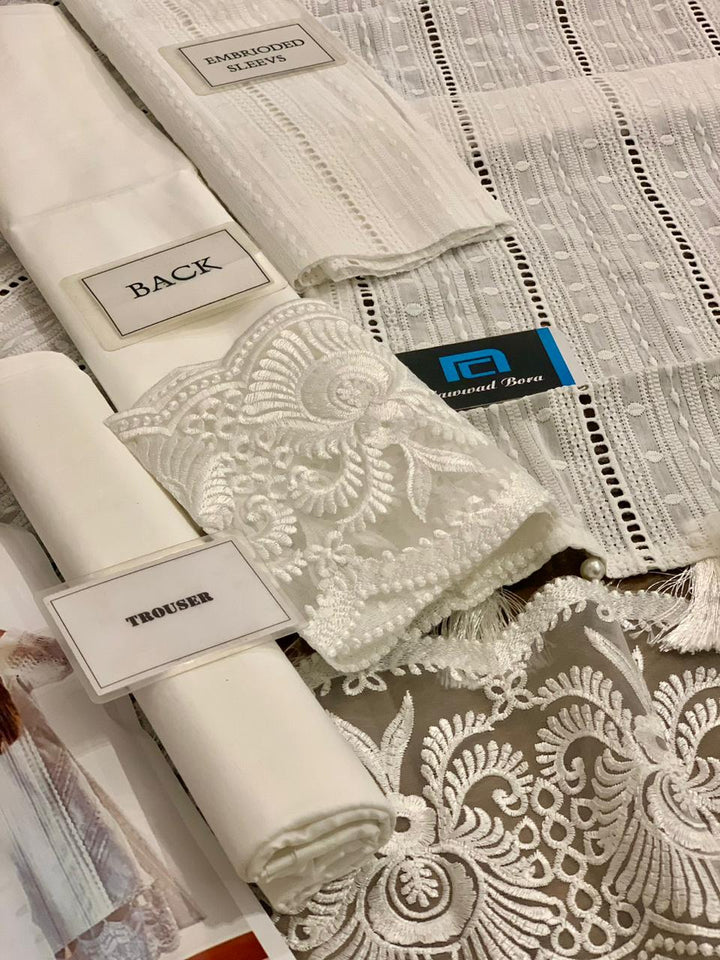 Ayeza Khan Lawn Suit-Aarasta