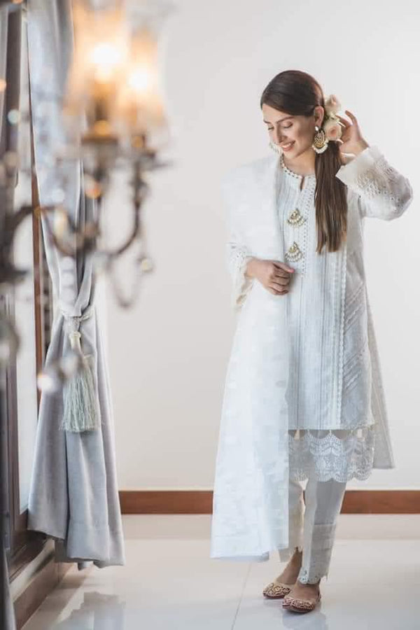 Ayeza Khan Lawn Suit-Lawn-White-Organza-Aarasta