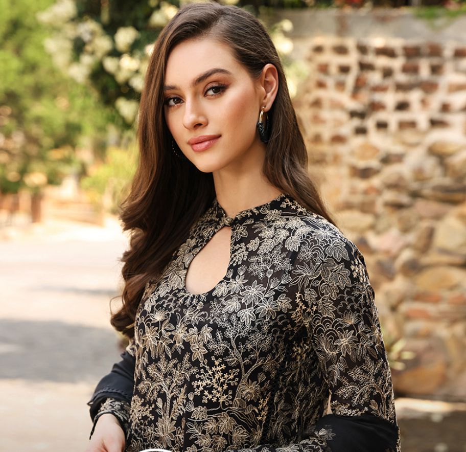 Bareeze Lawn Suit-Aarasta