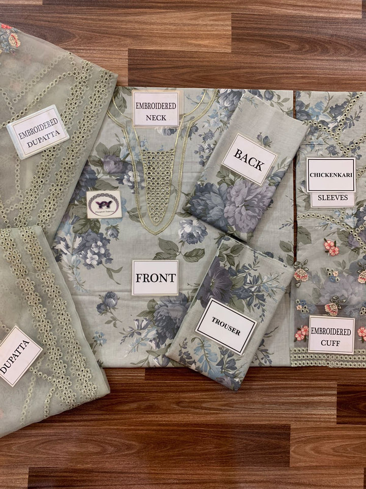 Baroque Lawn Suit-Aarasta
