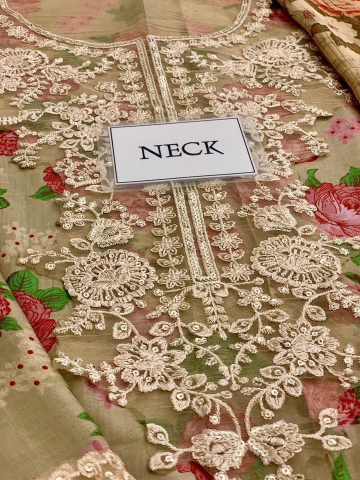 Baroque Lawn Suit-Aarasta