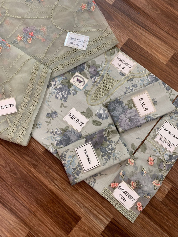 Baroque Lawn Suit-Aarasta