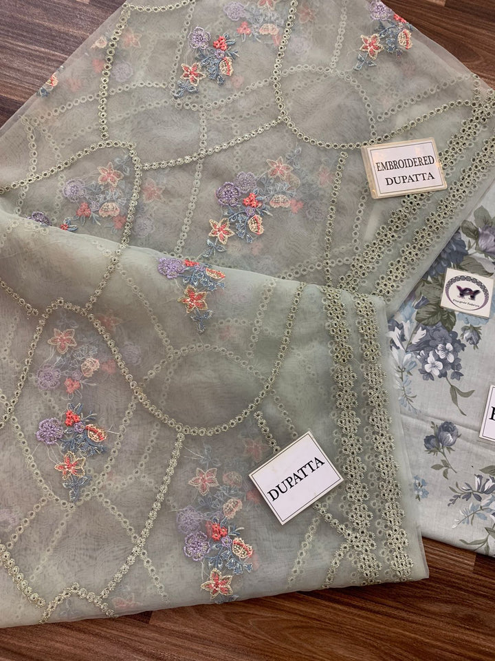 Baroque Lawn Suit-Aarasta