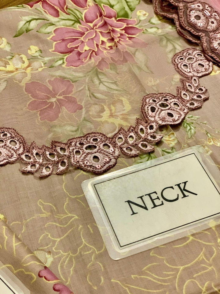 Iznik Lawn Suit-Aarasta