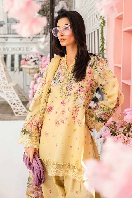 Maria B Lawn Suit-Aarasta