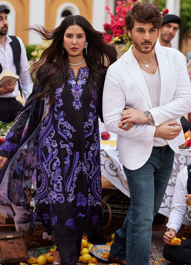 Mushq Lawn Suit-Aarasta