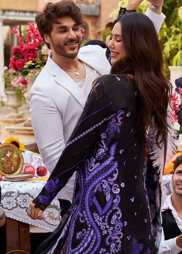 Mushq Lawn Suit-Aarasta