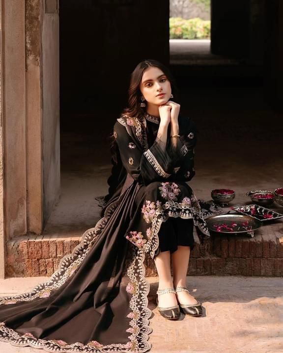 Zarqash Lawn Suit-Aarasta