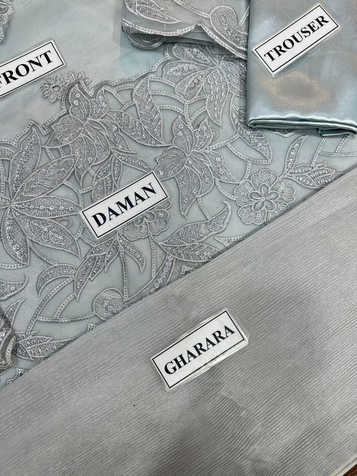 Afrozeh Organza Suit-Aarasta