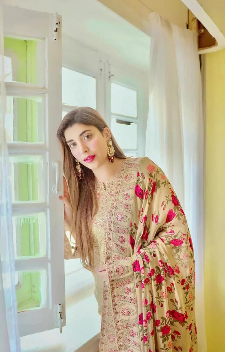 Aneelas Organza Suit-Aarasta