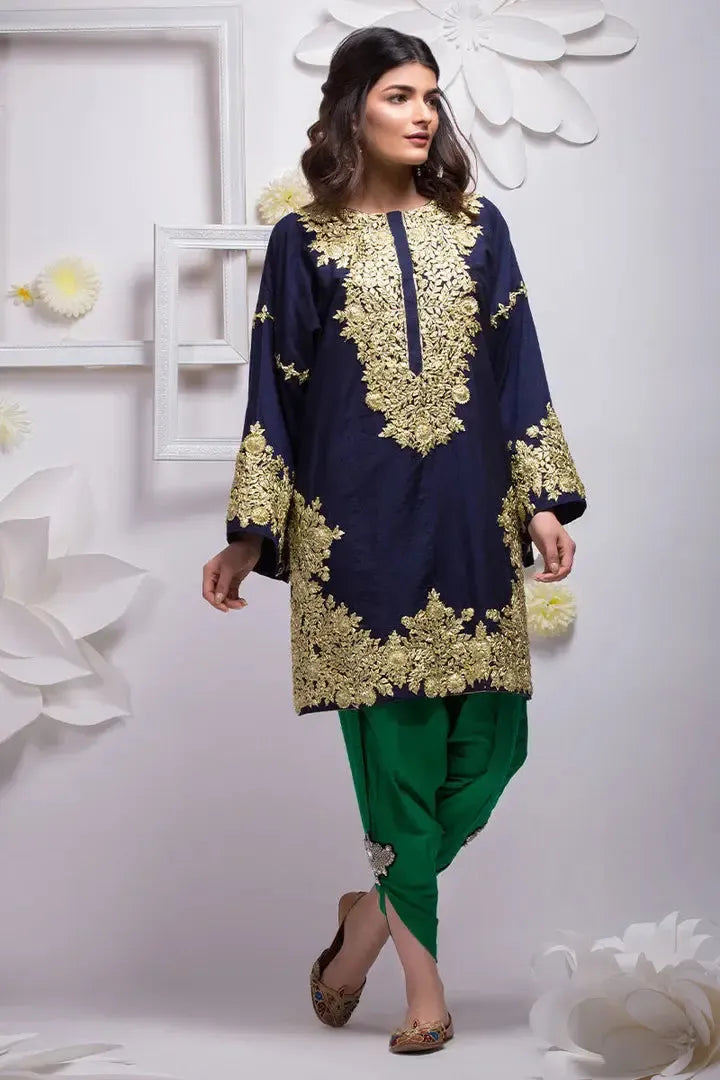 Aisha Imran Velvet Suit-Aarasta