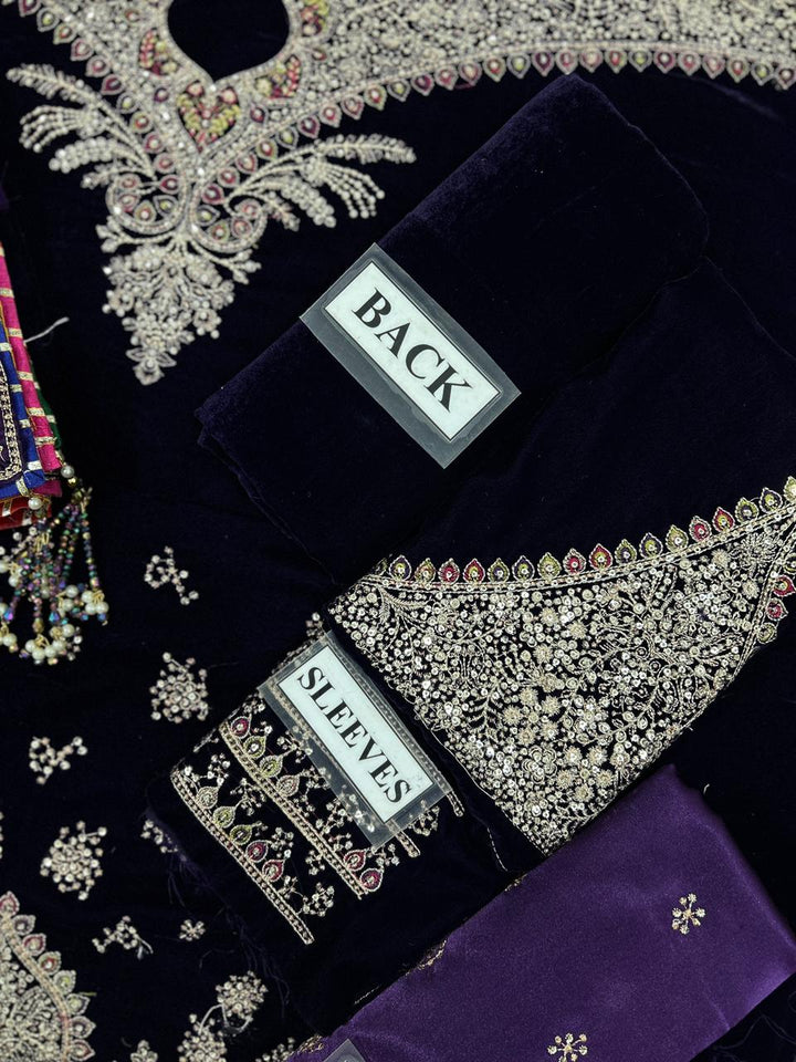 Jazmin Velvet Suit-Aarasta