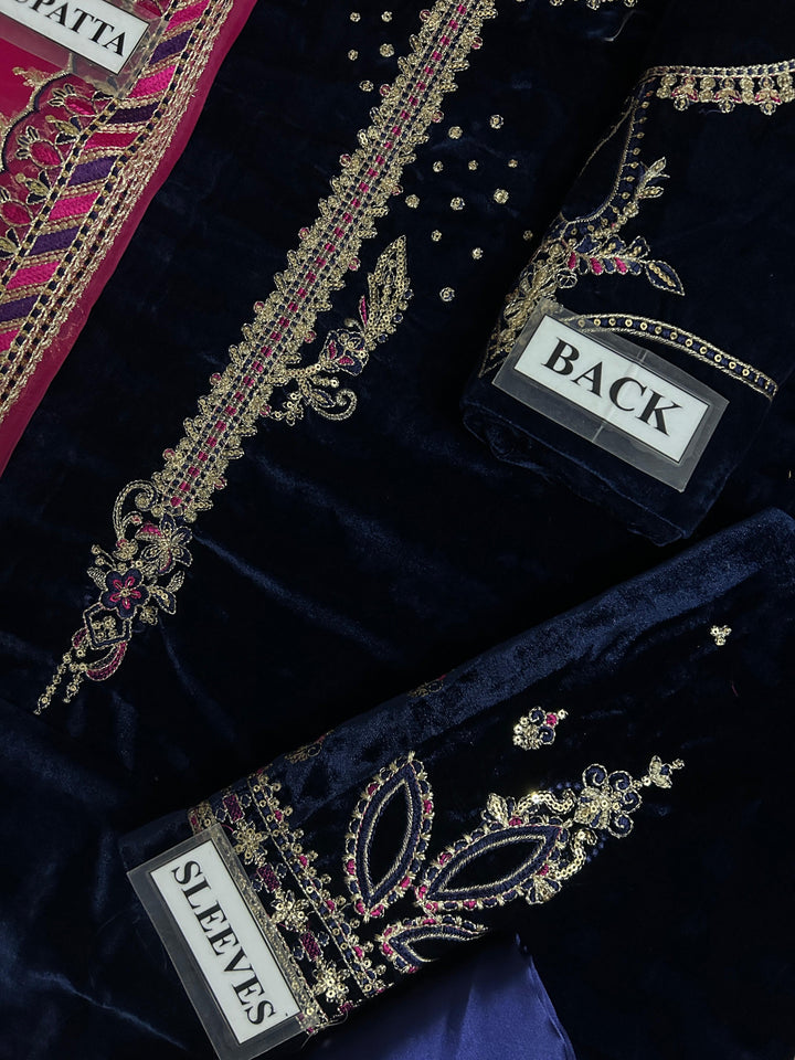 Naqashi Velvet Suit-Aarasta