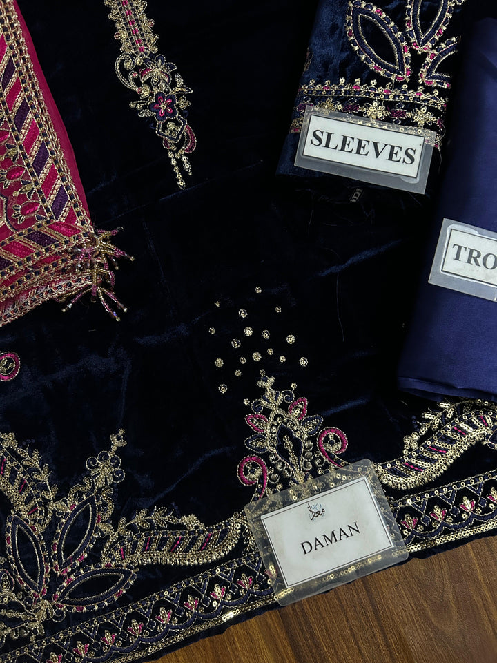 Naqashi Velvet Suit-Aarasta