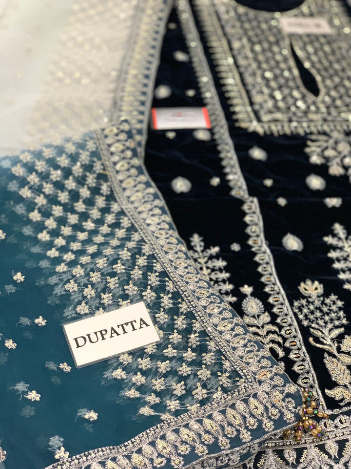 Jazmin Velvet Suit-Aarasta