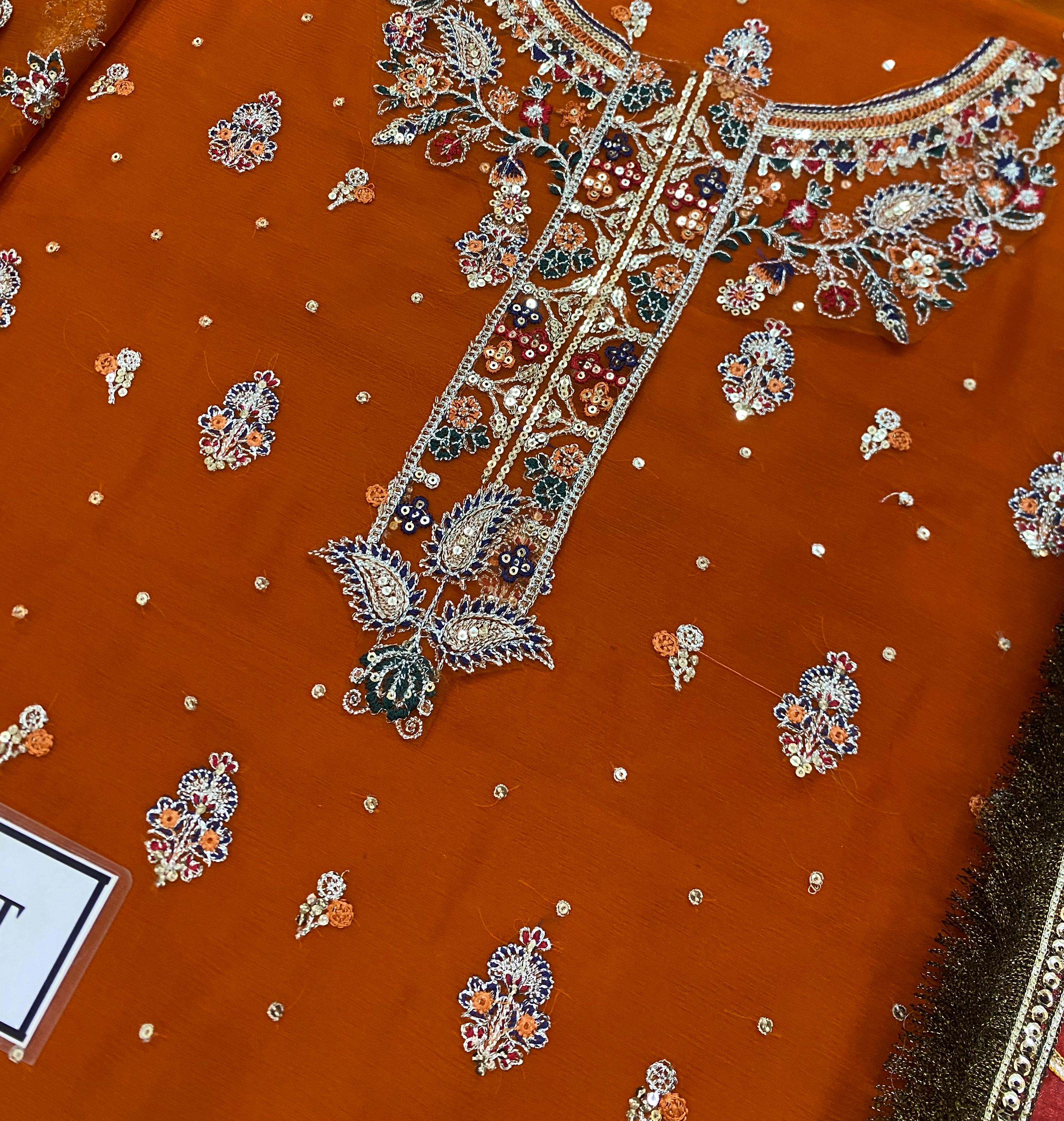 Baroque Chiffon Suit-Aarasta