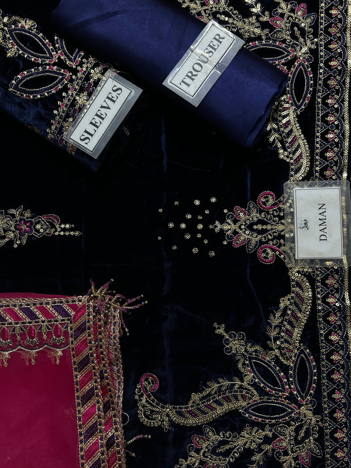 Naqashi Velvet Suit-Aarasta