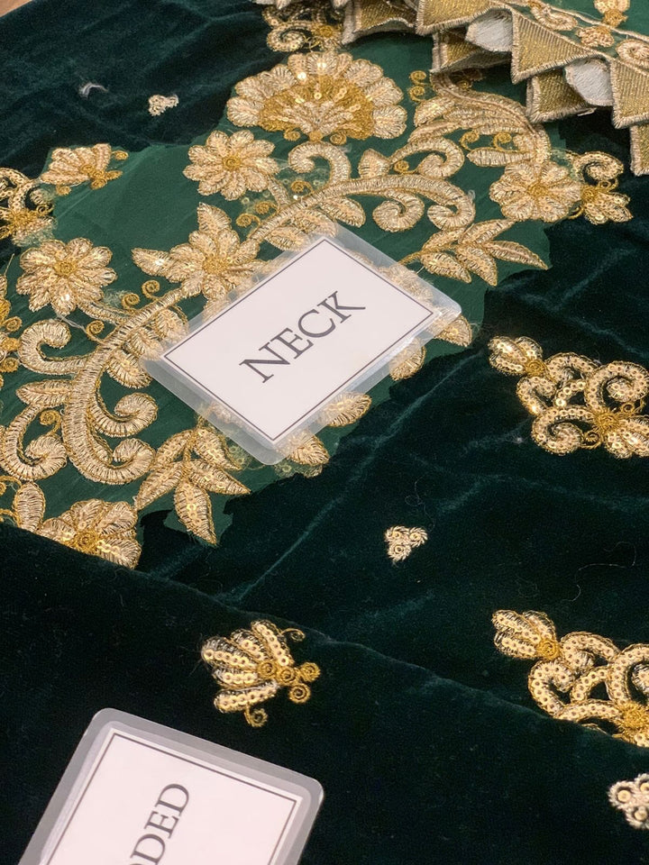 Emaan Adeel Velvet Suit-Aarasta