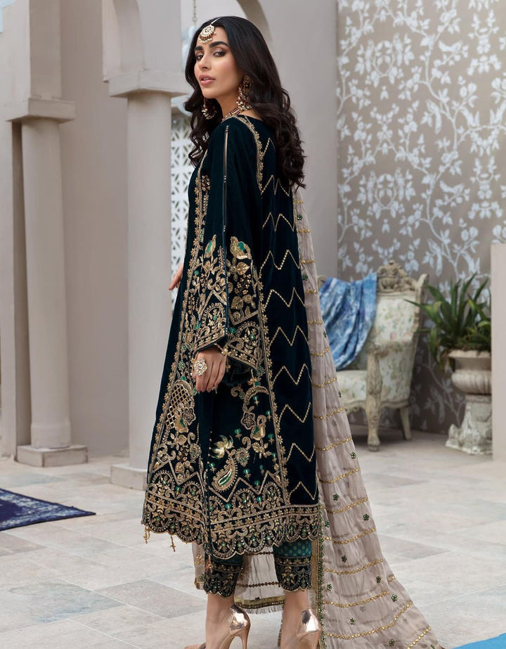 Emaan Adeel Velvet Suit-Aarasta