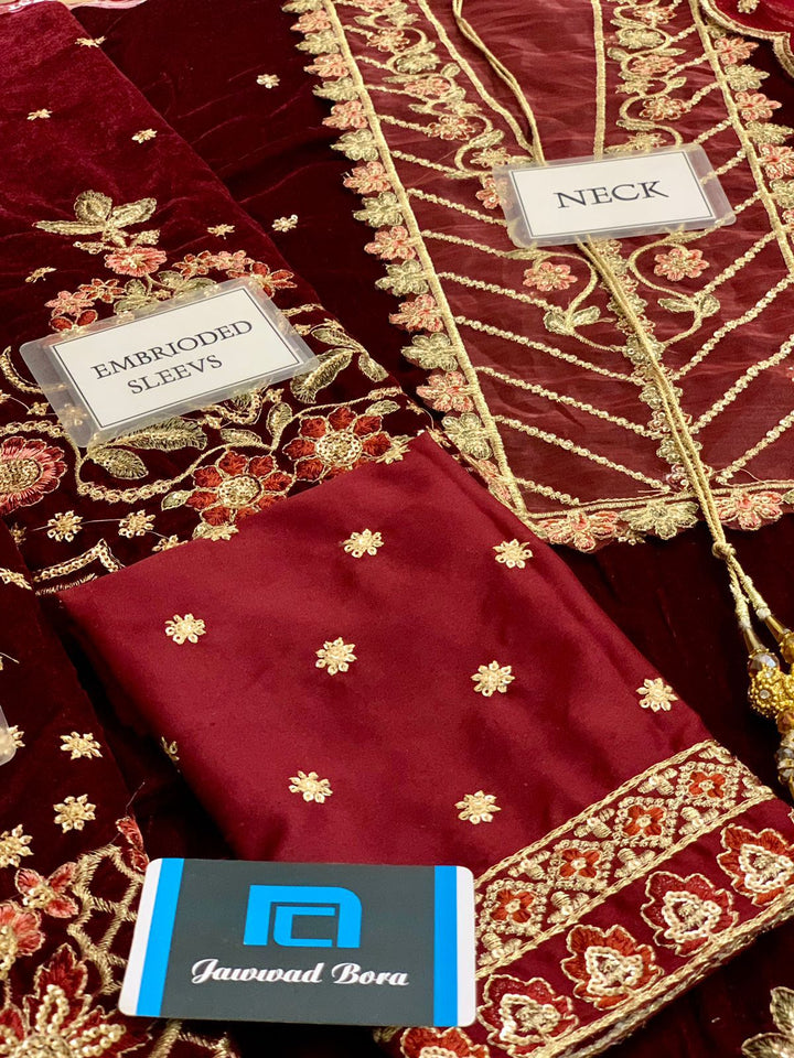 Emaan Adeel Velvet Suit-Aarasta