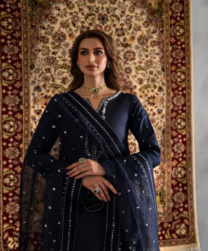 Iznik Silk Suit-Aarasta