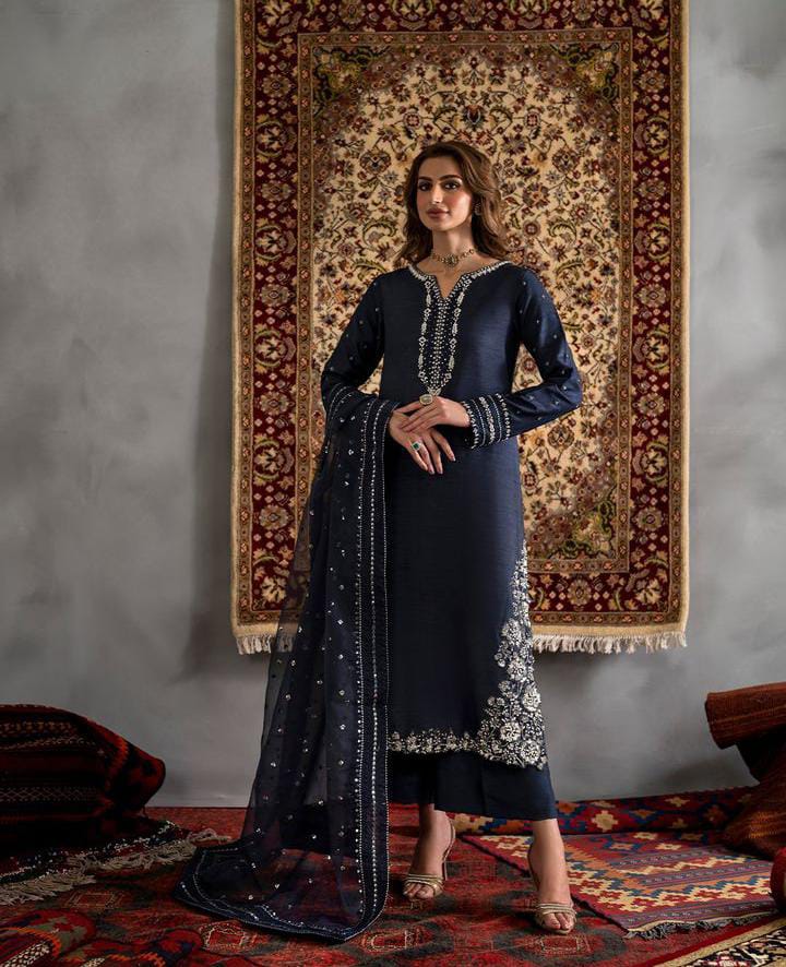 Iznik Silk Suit-Aarasta