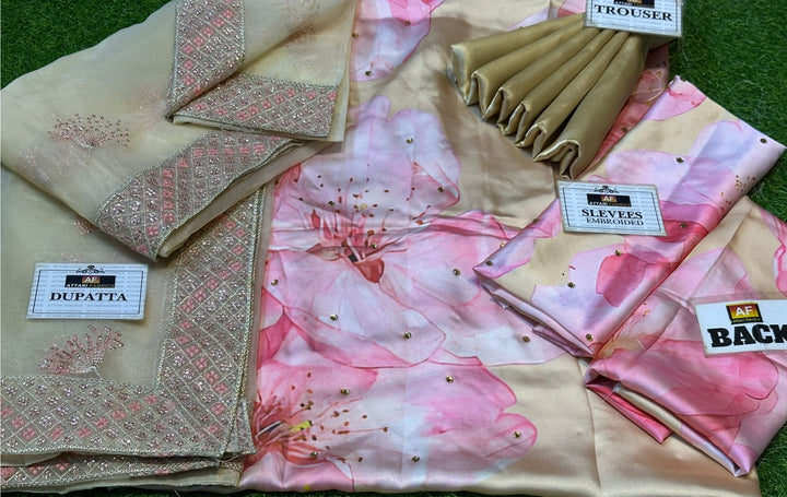 Iznik Silk Suit-Aarasta
