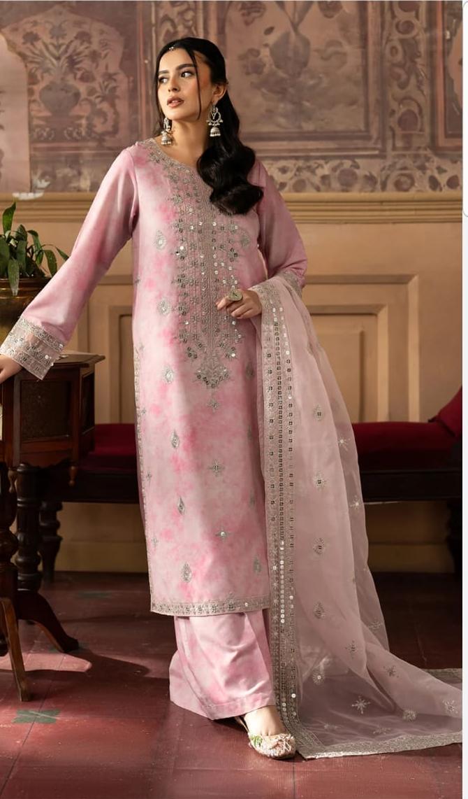 Iznik Silk Suit-Aarasta