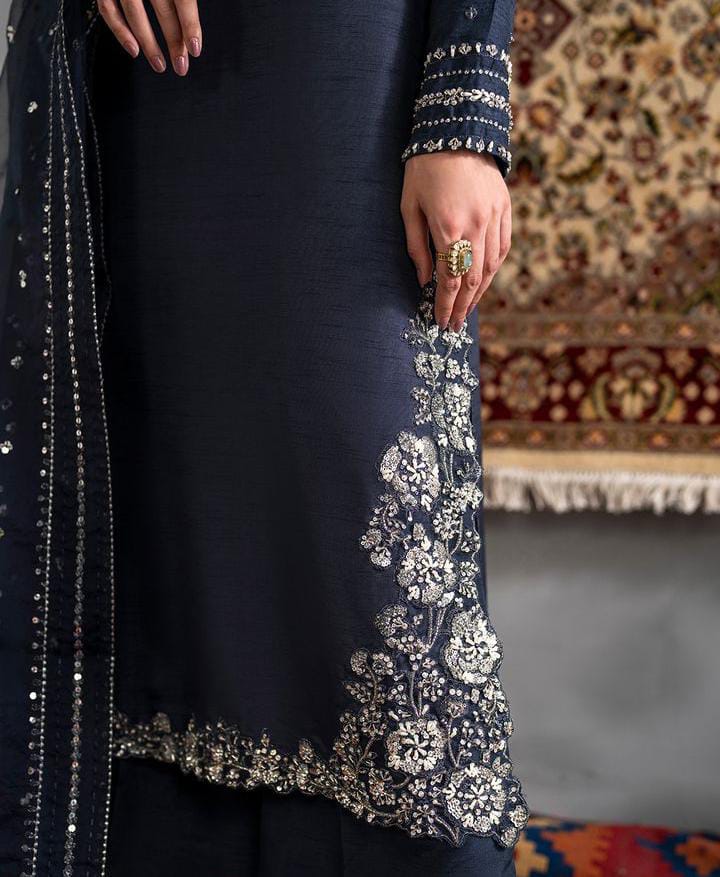 Iznik Silk Suit-Aarasta