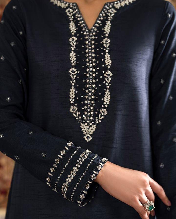 Iznik Silk Suit-Aarasta