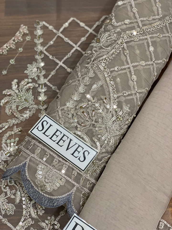 Mushq Organza Suit-Aarasta