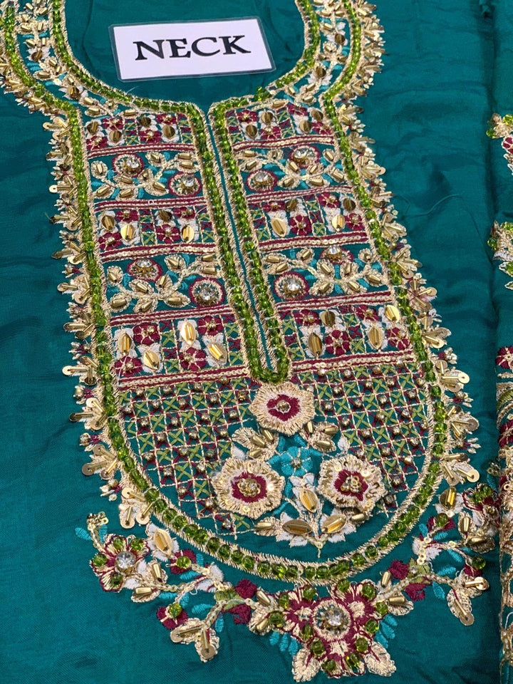 Kubra Khan Silk Suit-Aarasta