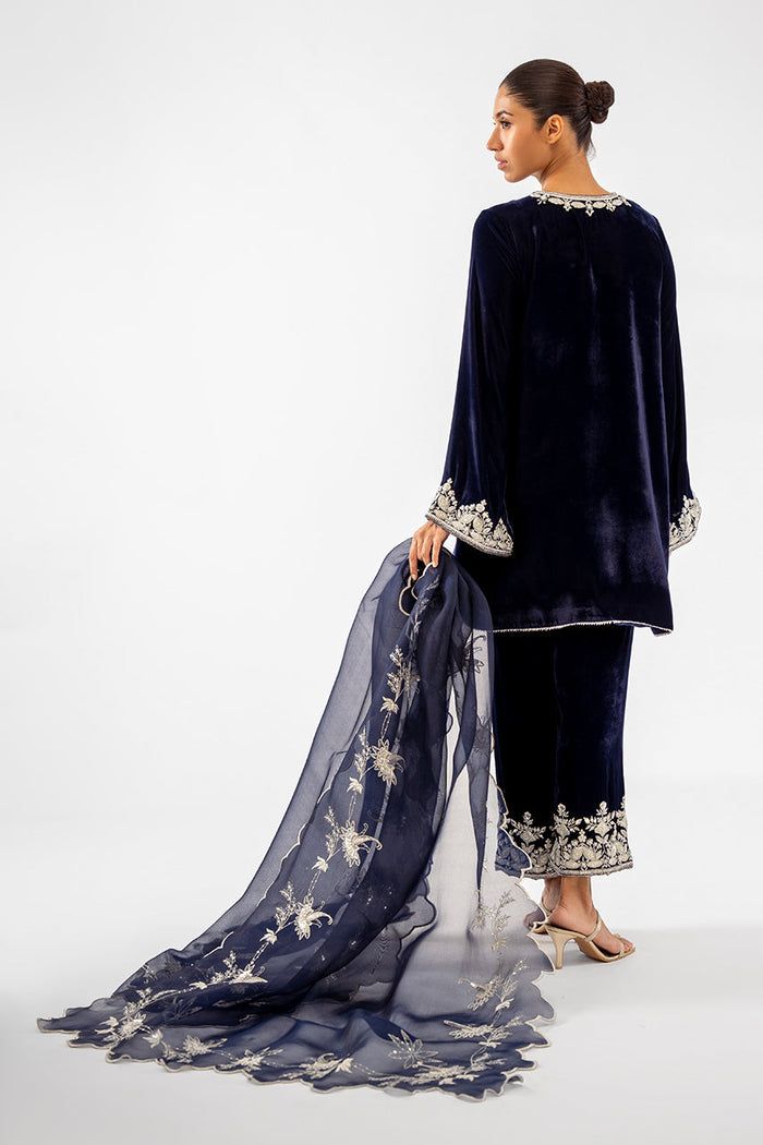 Sania Maskatiya Velvet Suit-Aarasta
