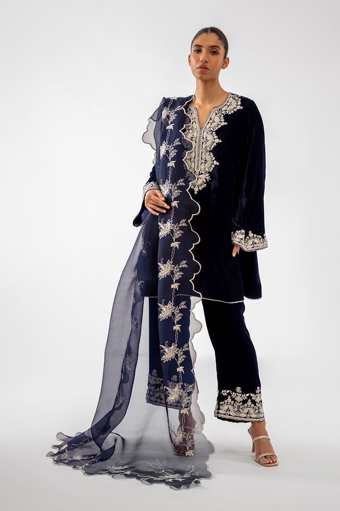 Sania Maskatiya Velvet Suit-Navy-Velvet-Aarasta