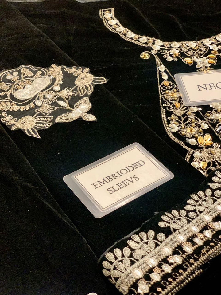 Sadia Asad Velvet Suit-Aarasta