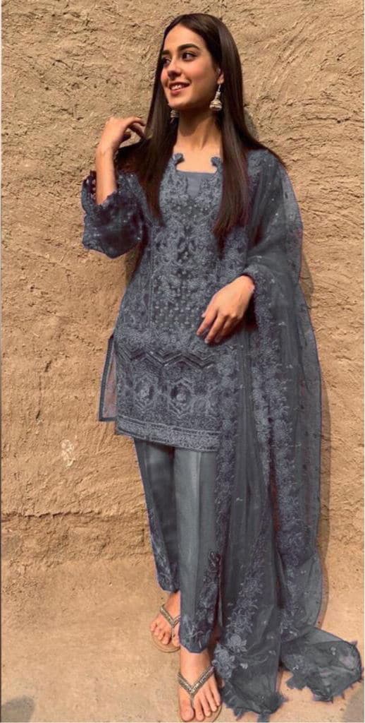 Zainab Chottani Net Suit-Aarasta